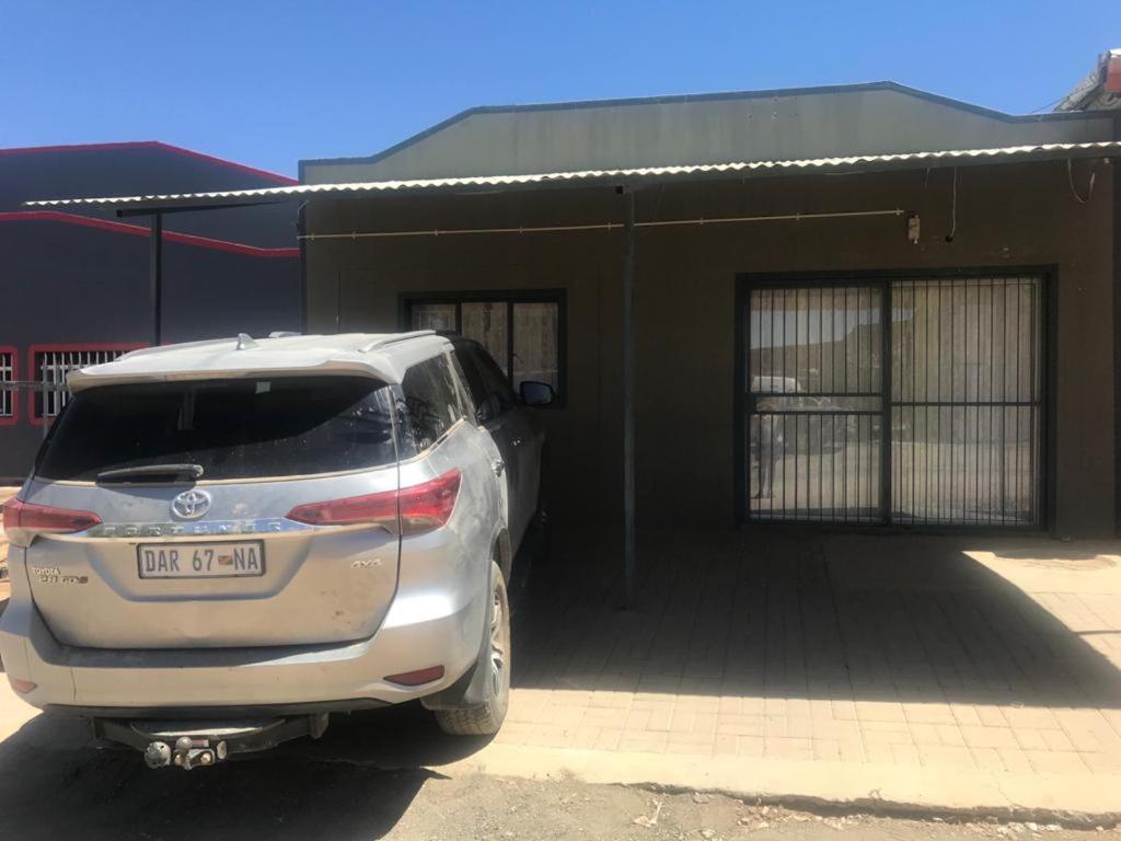 Urbanlife Keetmanshoop Accommodation Екстер'єр фото