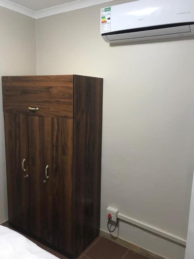 Urbanlife Keetmanshoop Accommodation Екстер'єр фото