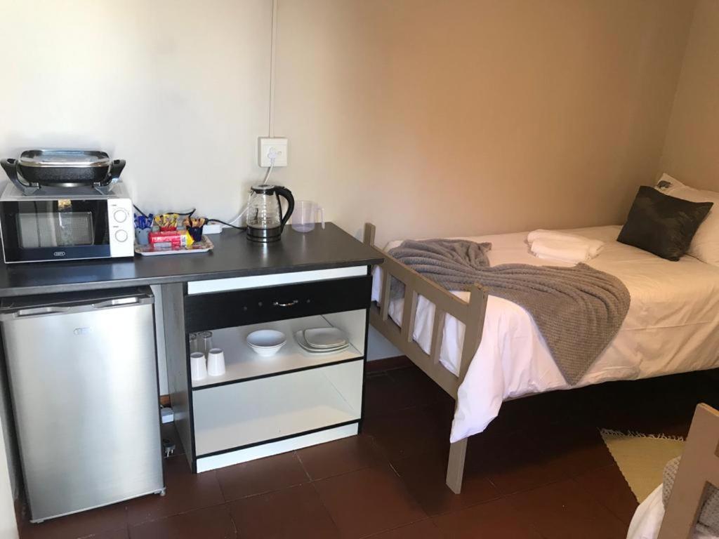 Urbanlife Keetmanshoop Accommodation Екстер'єр фото