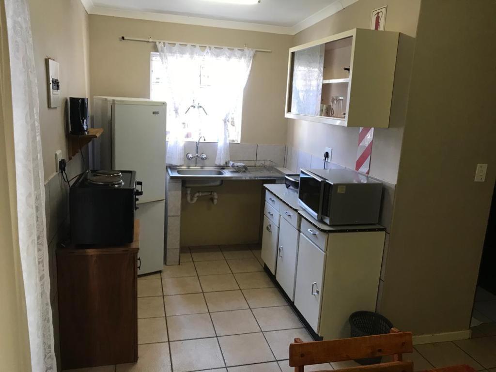 Urbanlife Keetmanshoop Accommodation Екстер'єр фото
