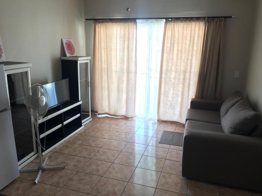 Urbanlife Keetmanshoop Accommodation Екстер'єр фото